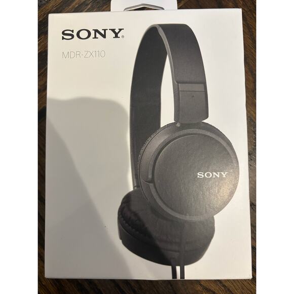 Sony Wired Headphones new in box MDR-ZX110 Black - Picture 1 of 2
